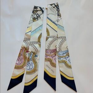 Brand new Hermes twilly with tags grand apparat